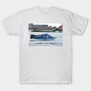 Powerboat Racing at Oulton Broad - Formula 2 Sportsboats - Carl Wigg T-Shirt